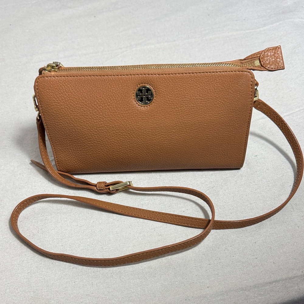 Tory Burch Brody Pebble Tan Leather Crossbody Bag.